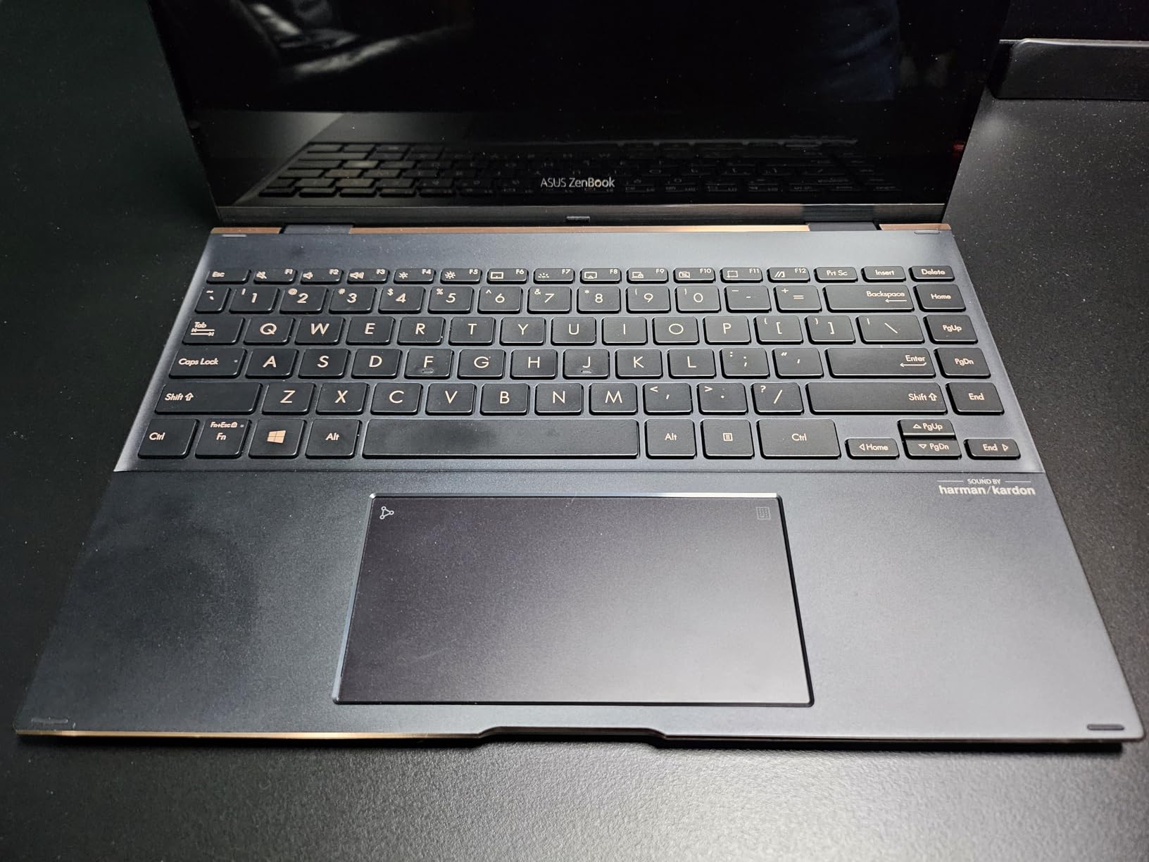 ASUS ZenBook Flip S 13 Ultra Slim Laptop, 13.3” 4K UHD OLED Touch Display, Intel Core i7-1165G7 CPU, Intel Iris Xe, 16GB RAM, 1TB SSD, Thunderbolt 4, TPM, Windows 10 Pro, Jade Black, UX371EA-XH77T customer photo 2