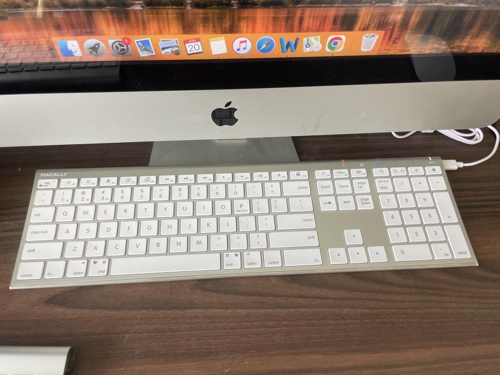 Macally Wireless Bluetooth Keyboard for Mac - Compatible Apple Keyboard or MacBook Pro/Air, iMac - Multi-Device, Up to 3 Devices with 110 Keys, 20 Shortcuts, Numeric Keypad, and Rechargeable customer photo 2