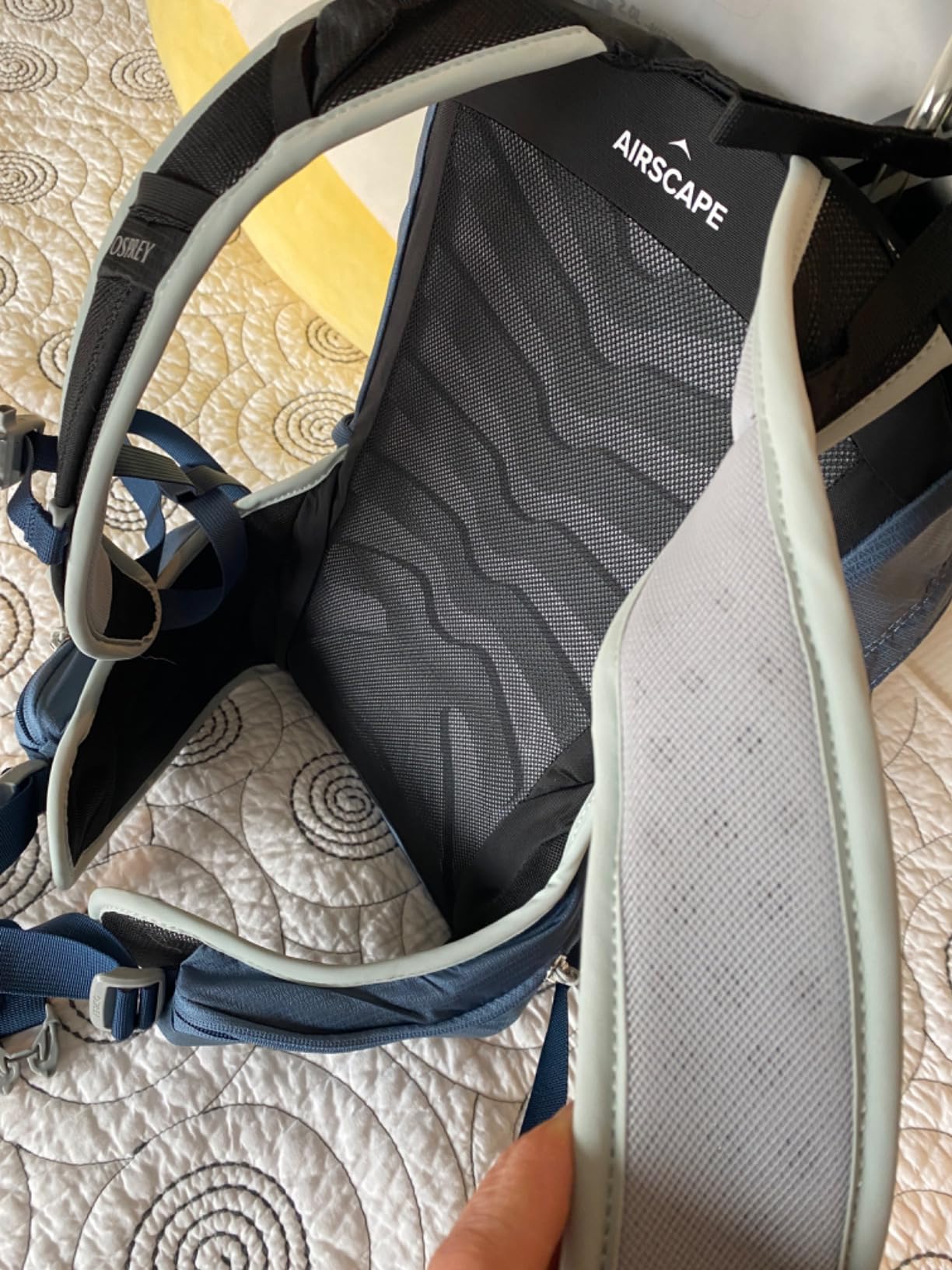 Osprey Tempest 20L Women's Hiking Backpack with Hipbelt, Stealth Black, WM/L customer photo 1