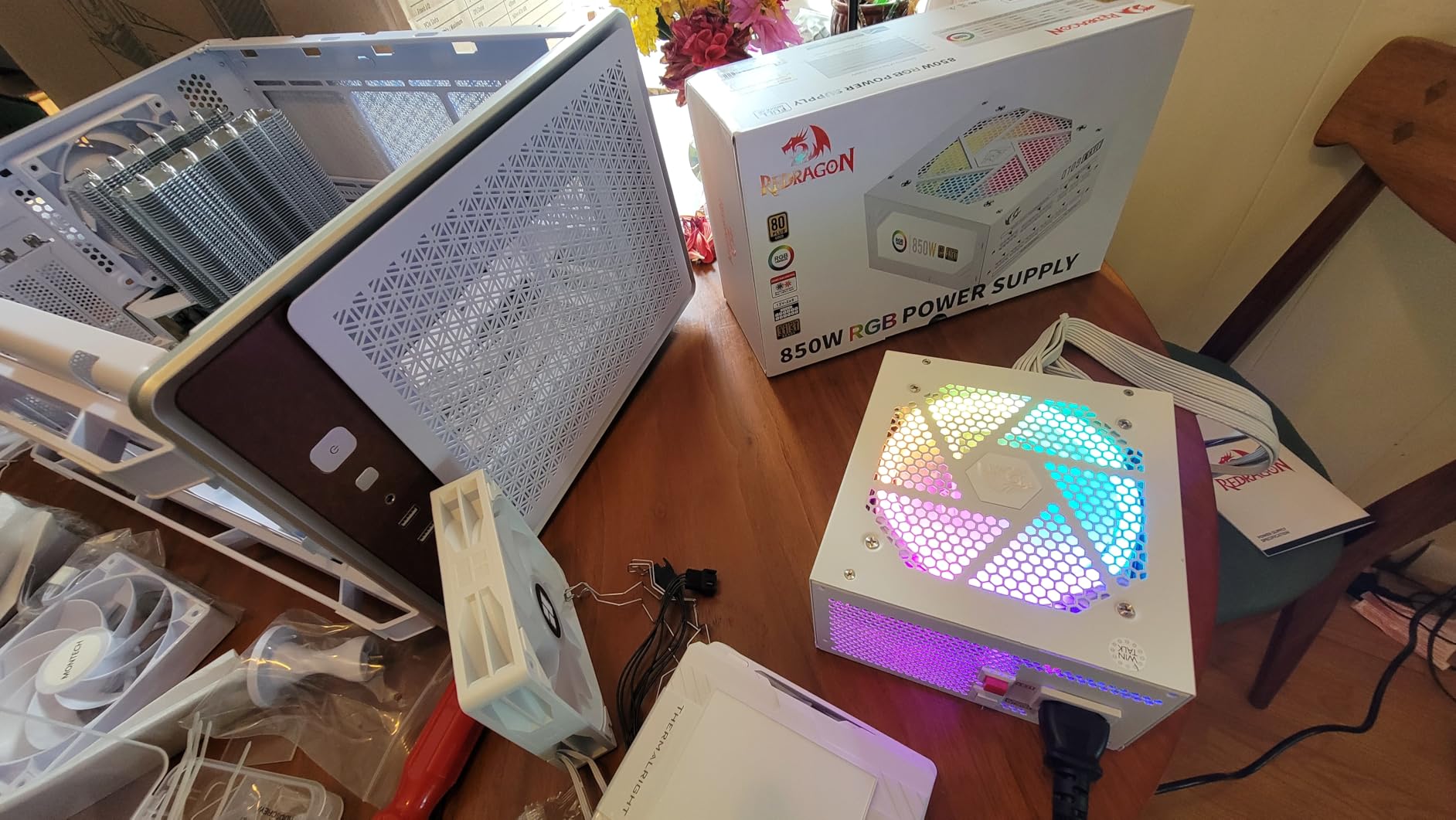 Redragon RGPS-850W 850 Watt 80+ Gold Fully Modular PSU, ATX 3.1 & PCIe 5.1 customer photo 2