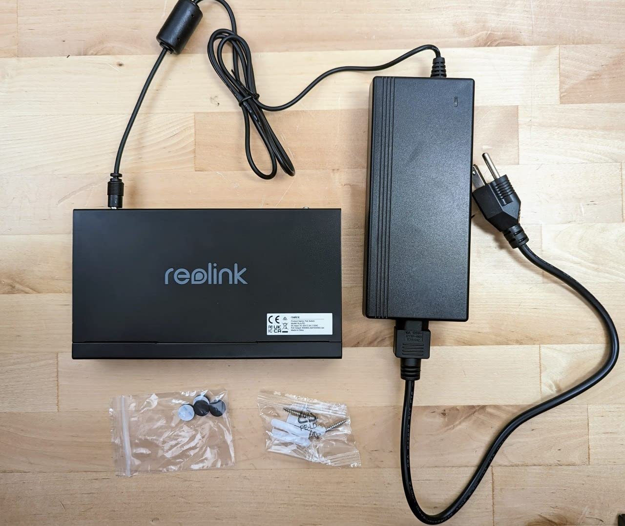 REOLINK PoE Switch with 8 PoE and 2 Gigabit Uplink Ports RLA-PS1 customer photo 2