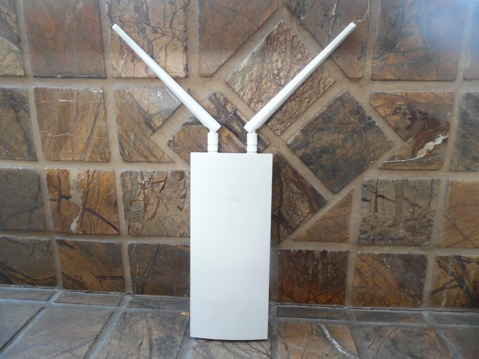 Cudy 4G AC1200 Fast Port Wi-Fi Router with SIM Slot, IP65, LT500 Outdoor customer photo 2