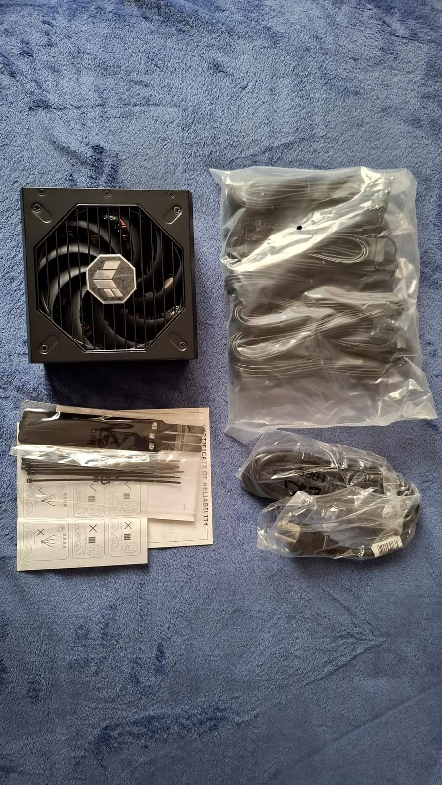 ASUS TUF Gaming 1000W Gold Power Supply customer photo 1