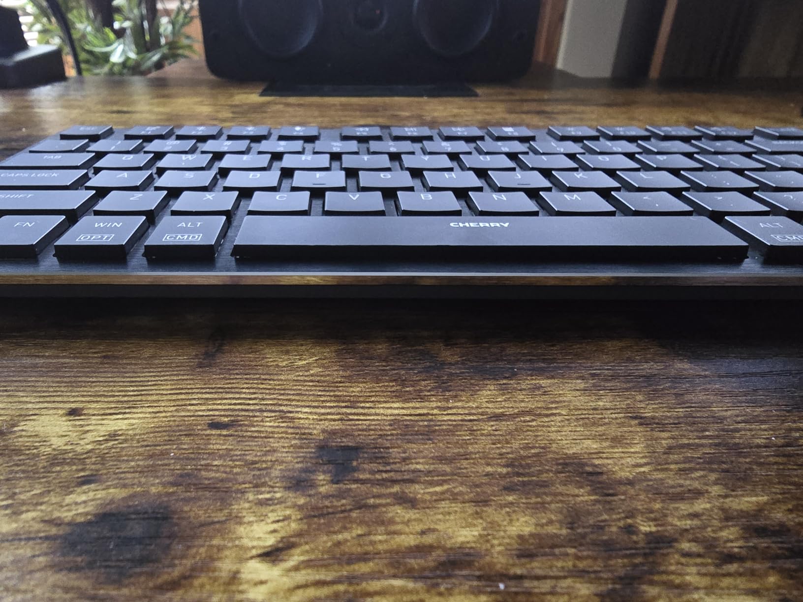 Cherry KW X ULP, Ultra Low Profile Mechanical Keyboard, Wireless Multi-Device Keyboard for up to 4 Devices, Bluetooth, 2.4 GHz & Wired Mode, Backlit, Black (Full Size) customer photo 2