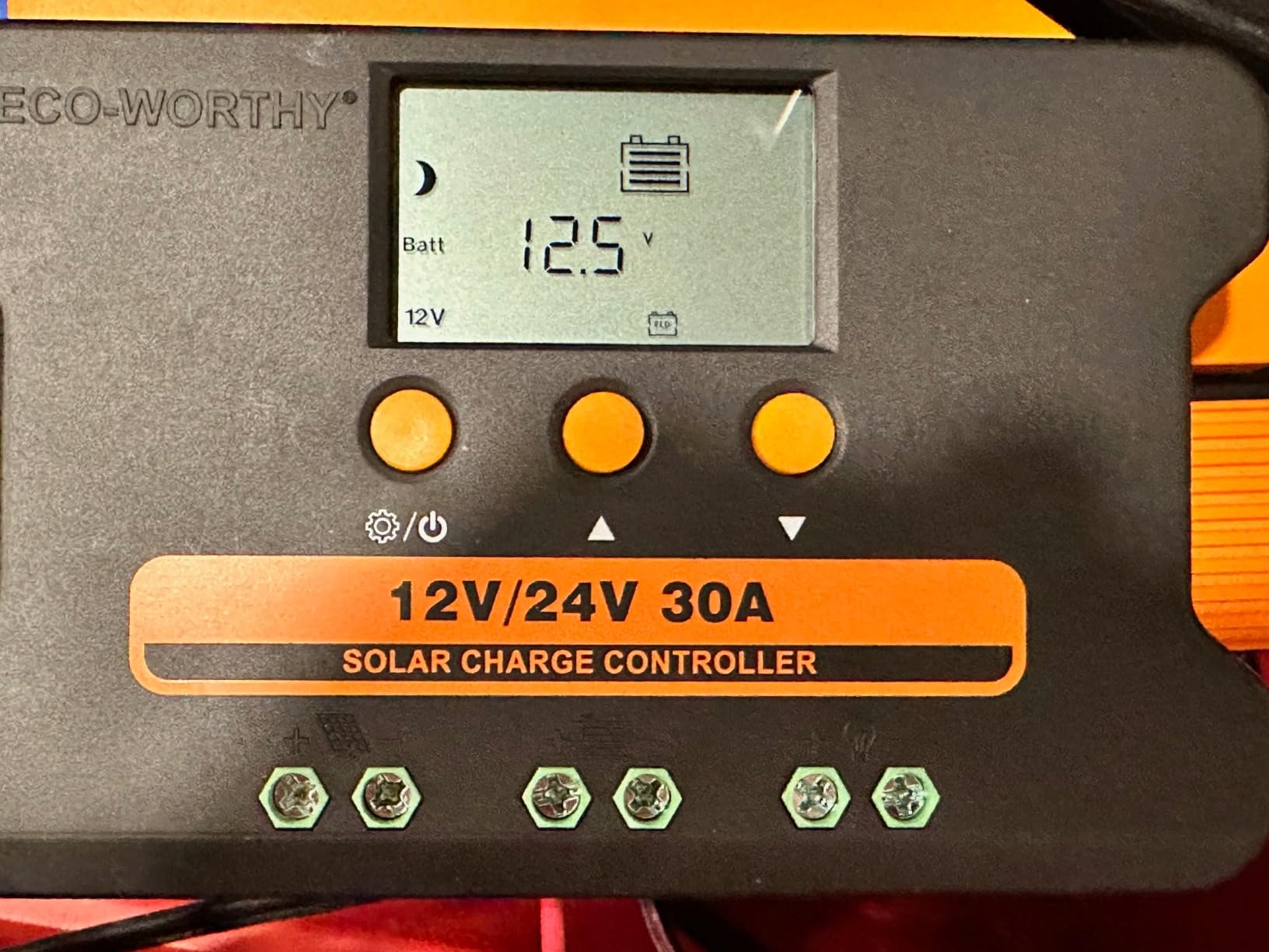 ECO-WORTHY Solar Charge Controller 30A Solar Panel Custom Battery Regulator, Dual USB Port Auto 12V/24V PWM for FLD/LiFePO4/SLD/GEL RV Solar System customer photo 2
