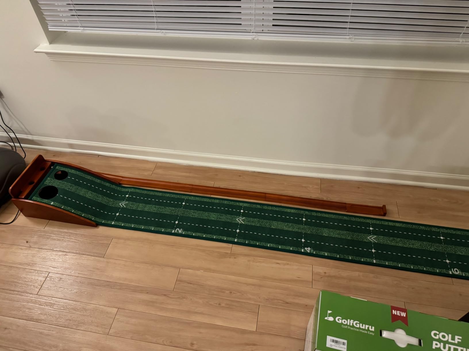 Golfguru 9.8FT Putting Green Mat, Automatic Ball Return Track customer photo 2