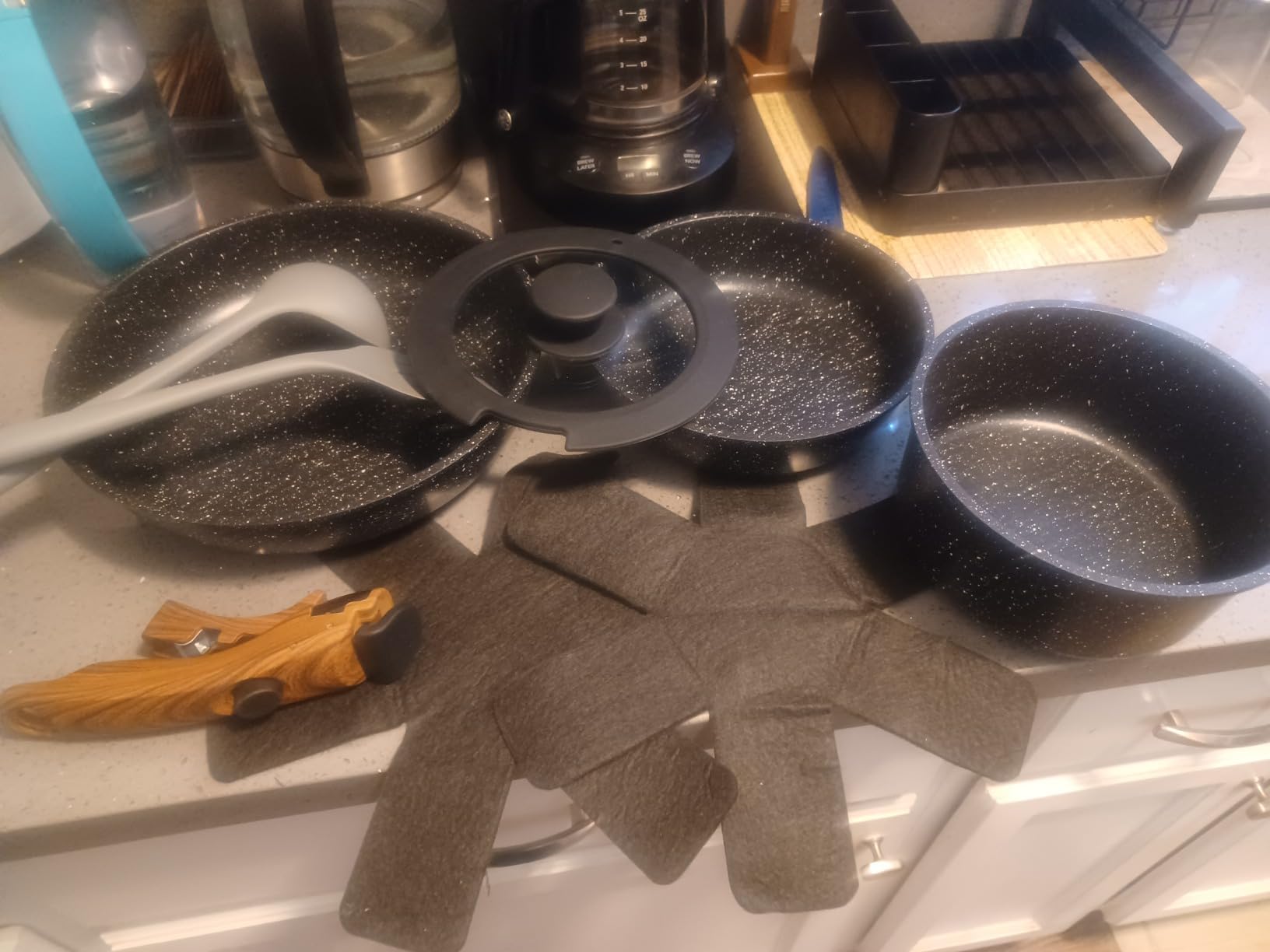 DishDelight Detachable Handle Camping Pots and Pans Set Non Stick customer photo 1