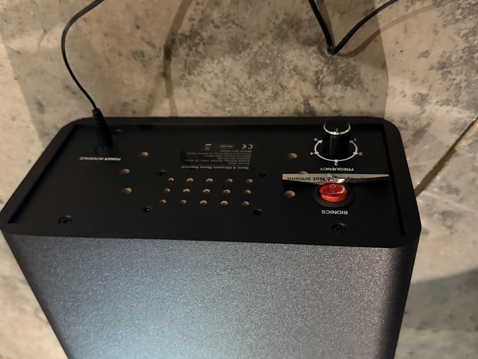 Powerfull Effective Plug in Ultrasonic and Bionic Rodent Mouse Repeller for Building, warehouse, garage, attic, Restaurant, Supermarket amd more. (Modern) customer photo 2