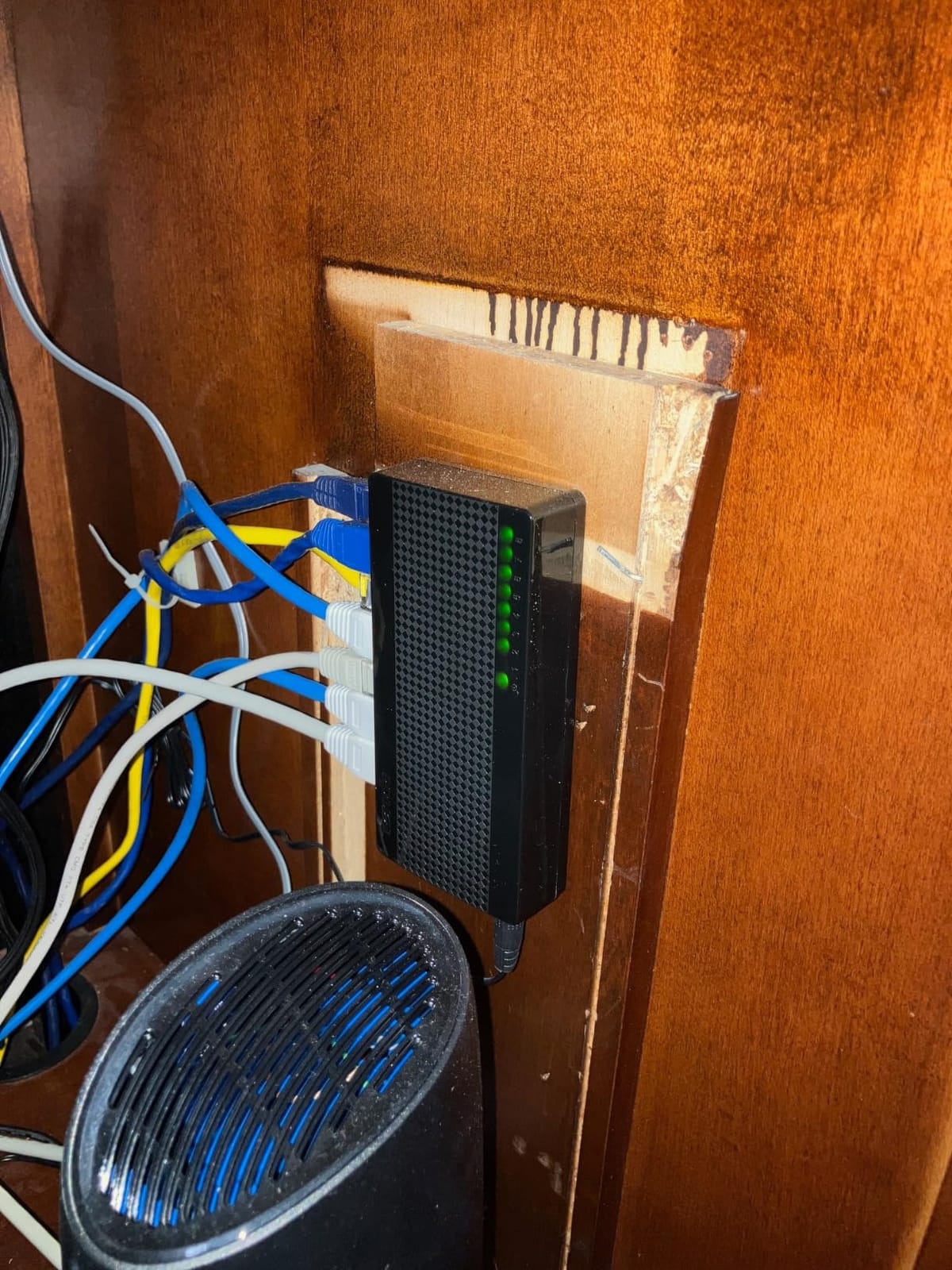 Tenda 8 Port 2.5G Ethernet Switch, Multi-Gigabit 2.5Gb Ethernet Splitter customer photo 1