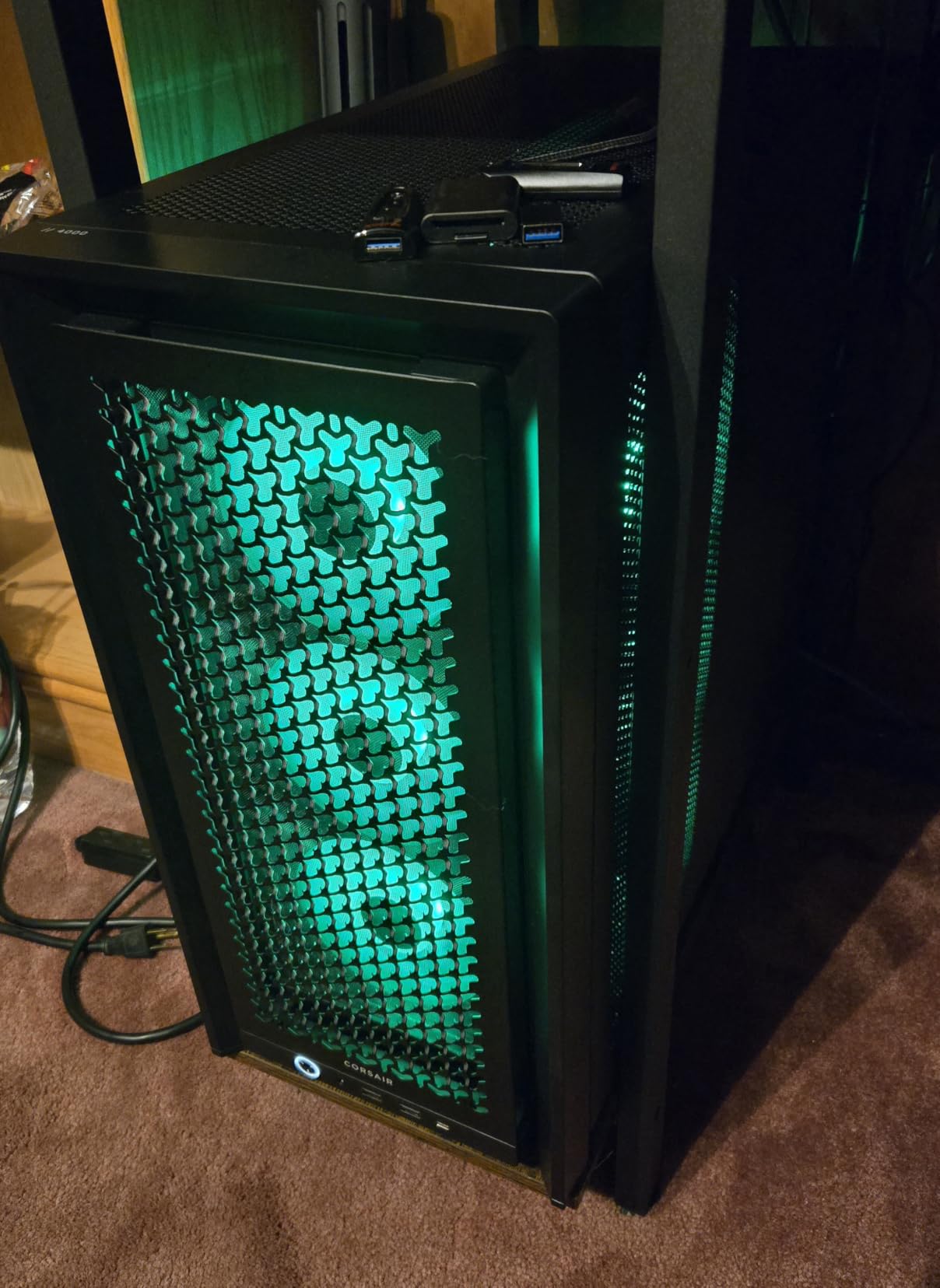 CORSAIR 4000D RS ARGB Frame Modular Mid-Tower ATX PC Case, High Airflow, 3X Pre-Installed RS Fans, InfiniRail™ Mounting System, ASUS BTF, MSI Zero, Gigabyte Stealth, Black customer photo 1