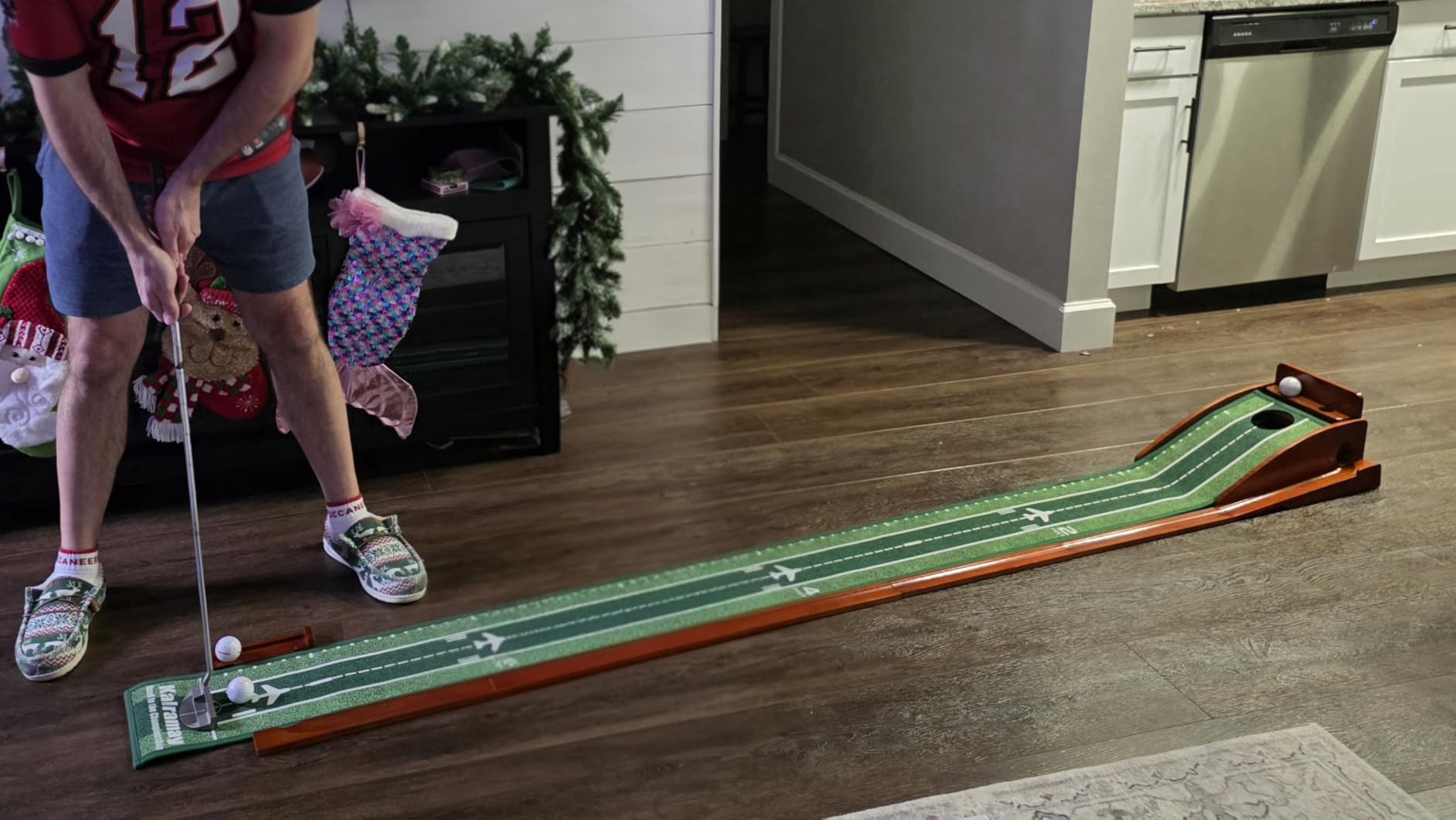 Kalramay Putting Green Indoor Golf Putting Mat – Easy to Assemble with Automatic Ball Return, Wrinkle-Free Close to Real Green Speed, Suitable for Office, Recreation Room, Patio customer photo 2