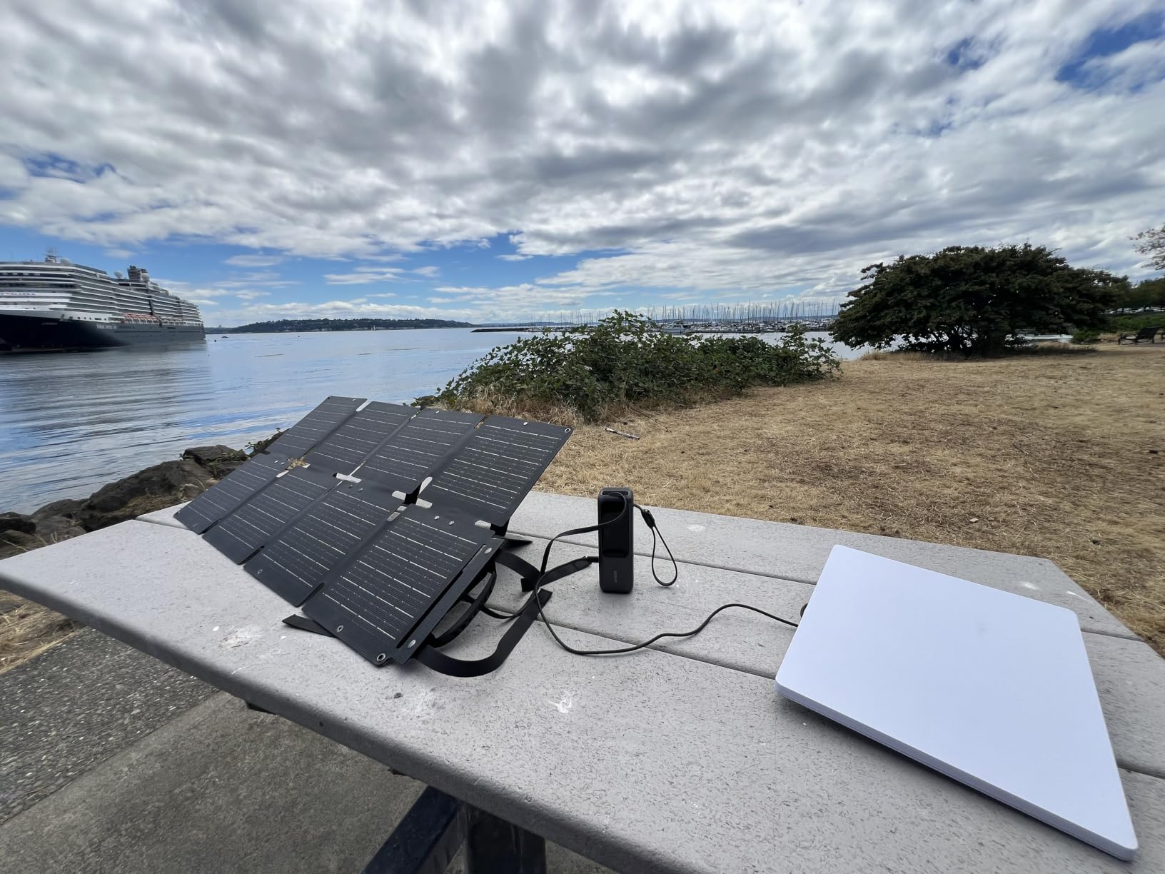 BigBlue 60W Portable Solar Panels with PD 45W USB-C, 20W USB-A, DC Outputs customer photo 1