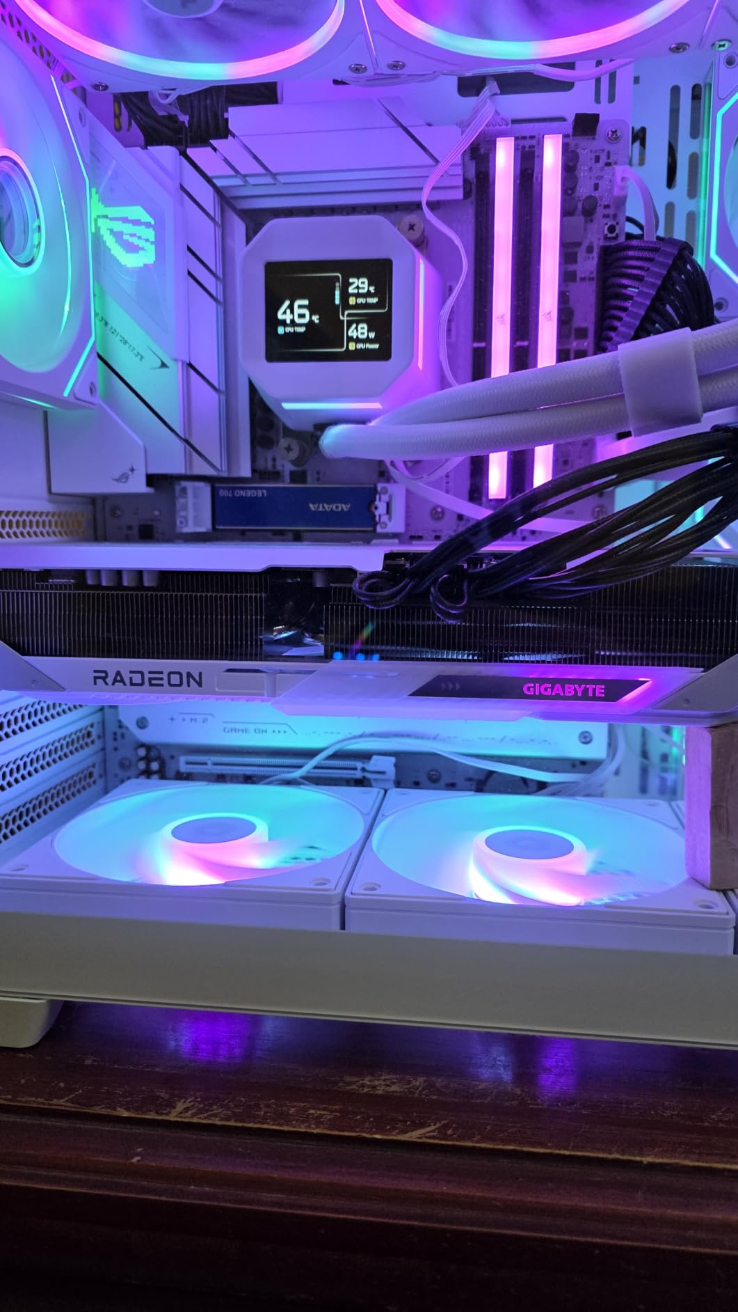 GIGABYTE Radeon RX 9070 XT Gaming OC 16G Graphics Card, PCIe 5.0, 16GB GDDR6, GV-R9070XTGAMING OC-16GD Video Card customer photo 1