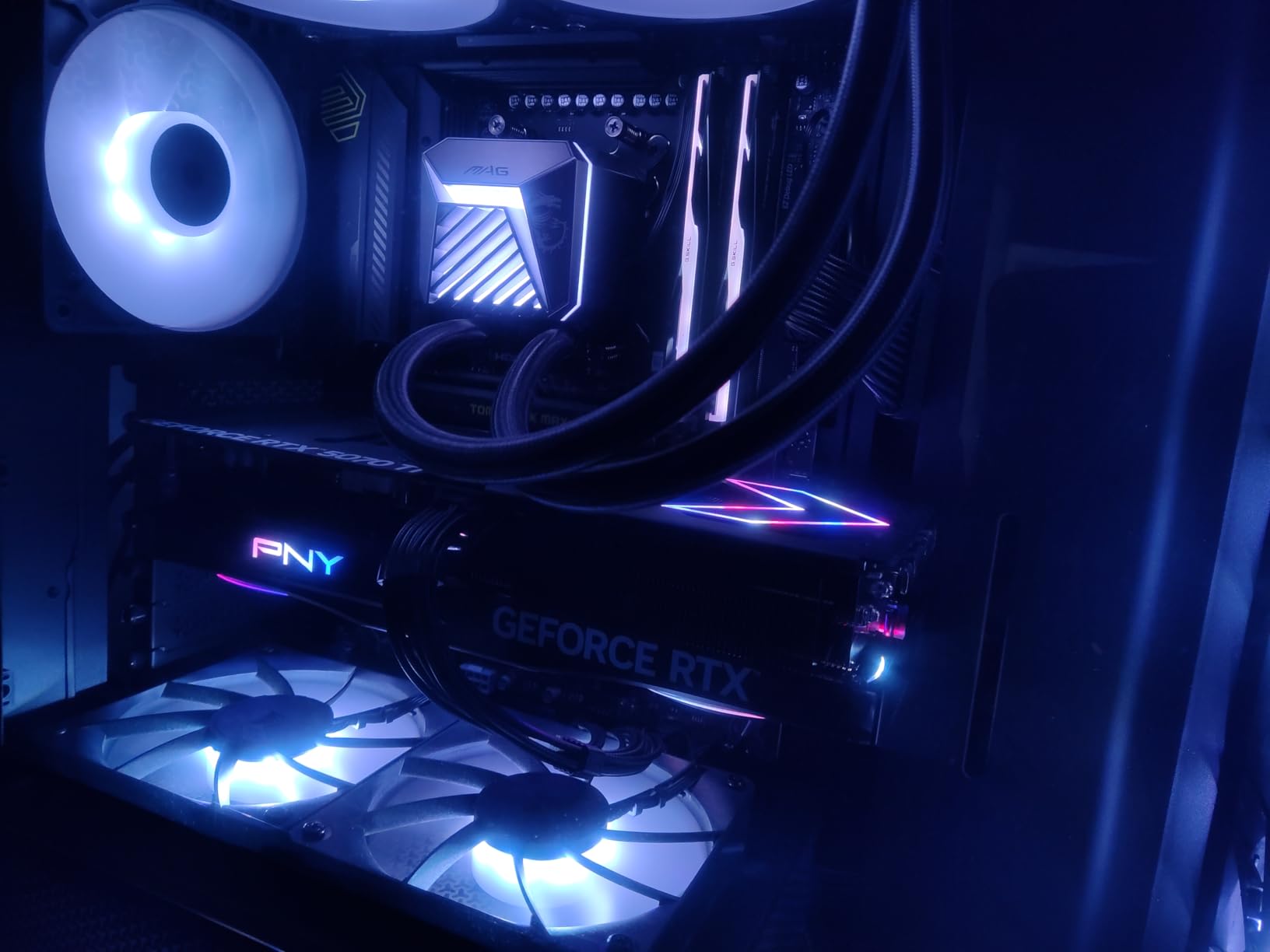 PNY NVIDIA GeForce RTX™ 5070 Ti Epic-X RGB™ OC Triple-Fan Graphics Card customer photo 2