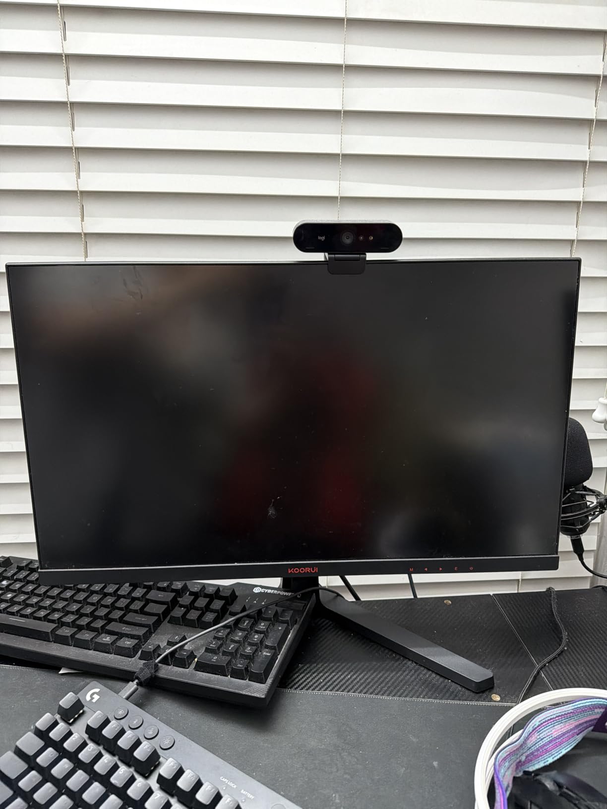 KOORUI 32 inch 4K OLED Gaming Monitor, UHD 240Hz 0.03ms, HDR True Black 400 customer photo 1