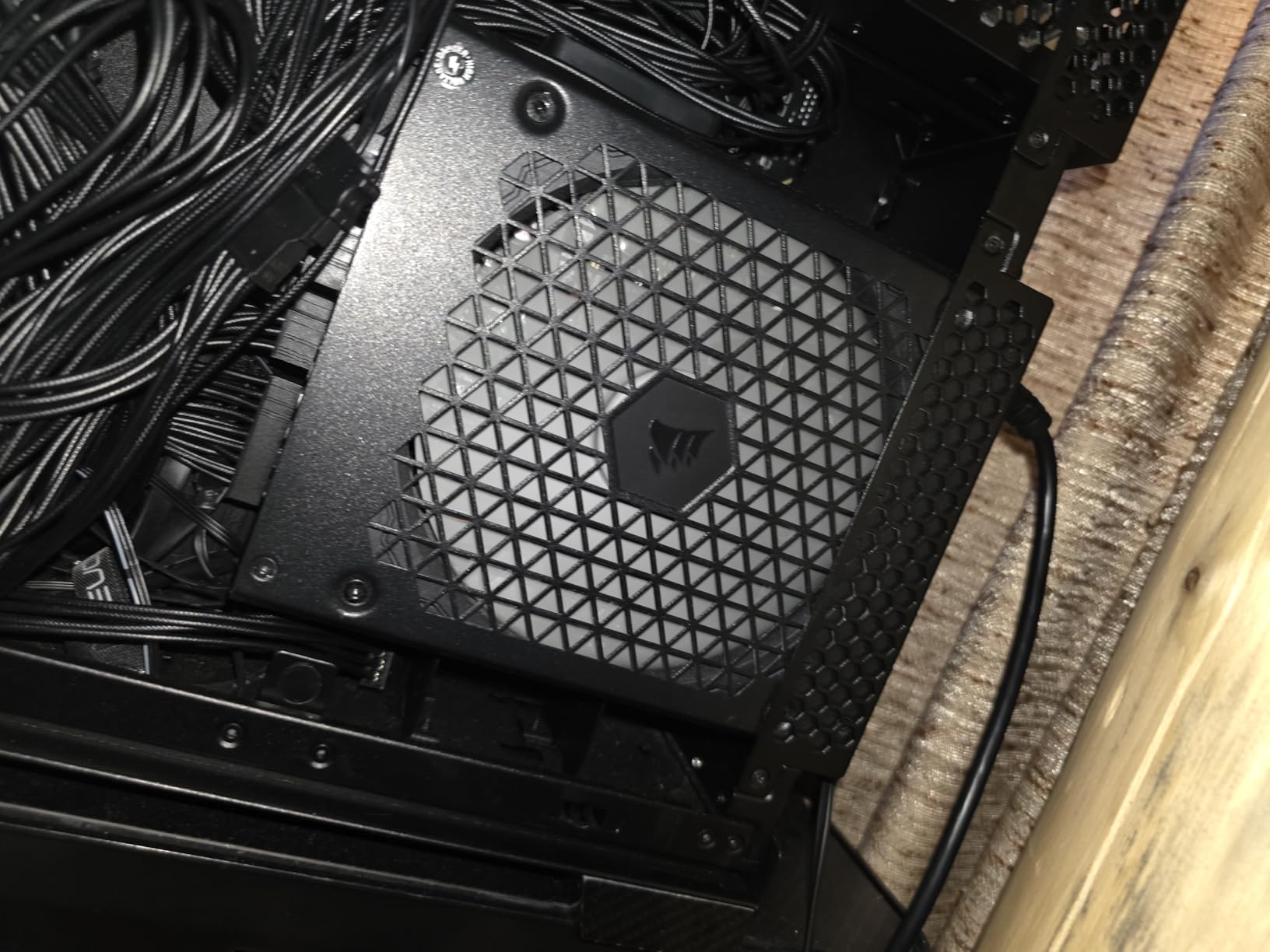 CORSAIR RM1000x ATX 3.1 PCIe 5.1 Ready Fully Modular 1000W Power Supply – Low-Noise, Cybenetics Gold Efficiency, Native 12V-2x6 Connector – Black customer photo 1