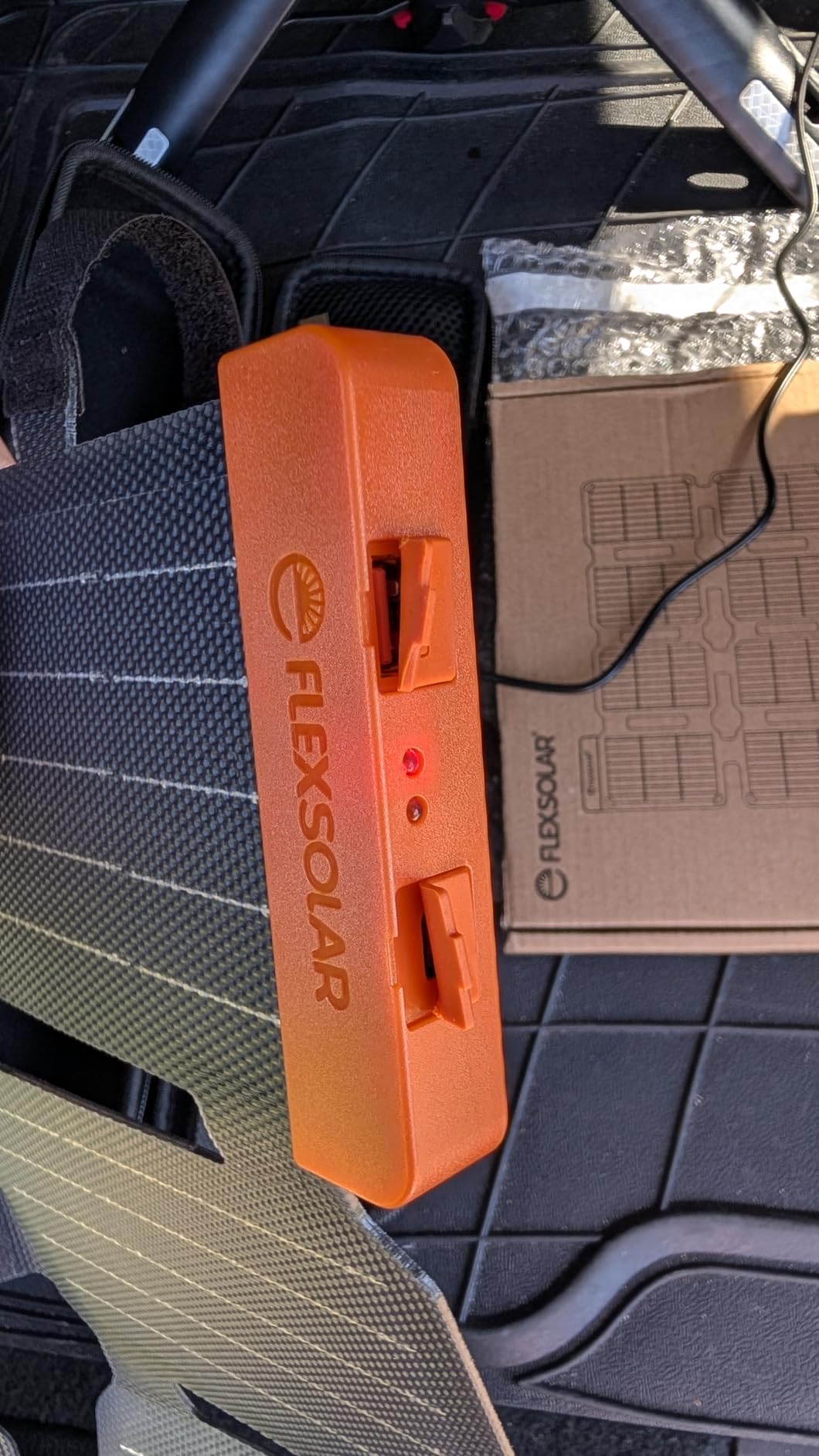 FlexSolar 25W Portable Solar Panel Charger Built-in USB-A & USB-C Ports customer photo 1