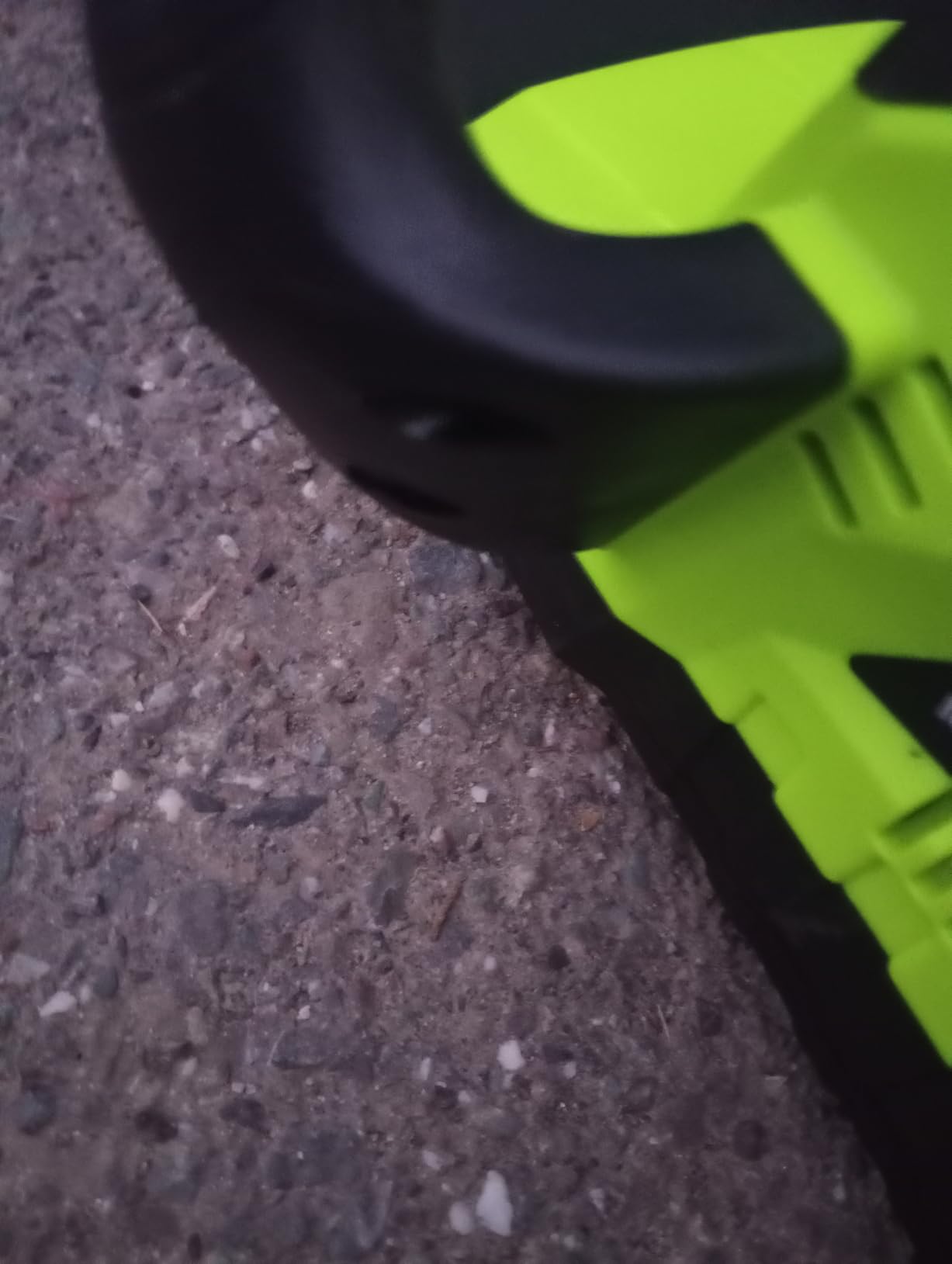 24'' Cordless Hedge Trimmer with 2 Batteries & Charger, Brushless Motor customer photo 2