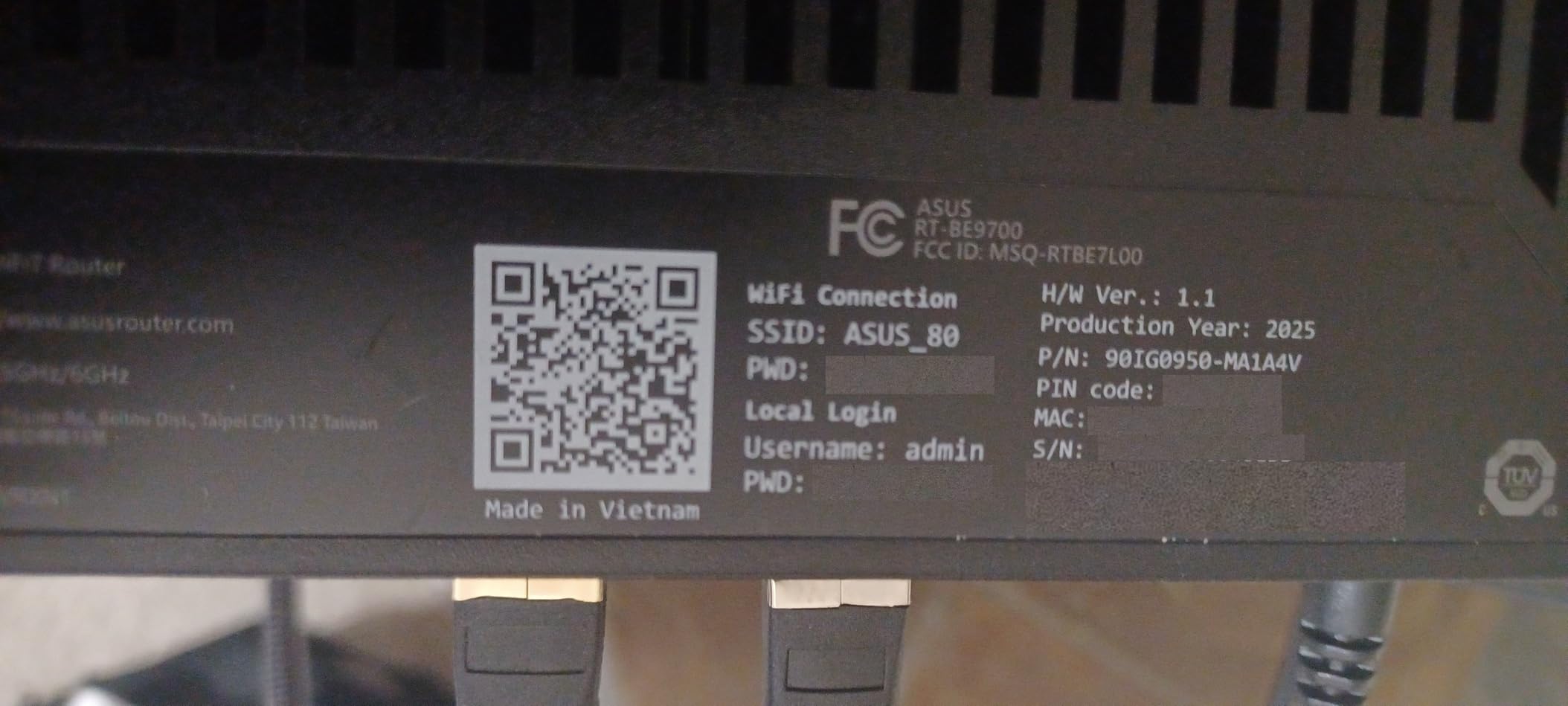 ASUS RT-BE9700 WiFi 7 Router - Tri-Band (6GHz), 9.7 Gbps, x2 WAN, Mesh customer photo 1