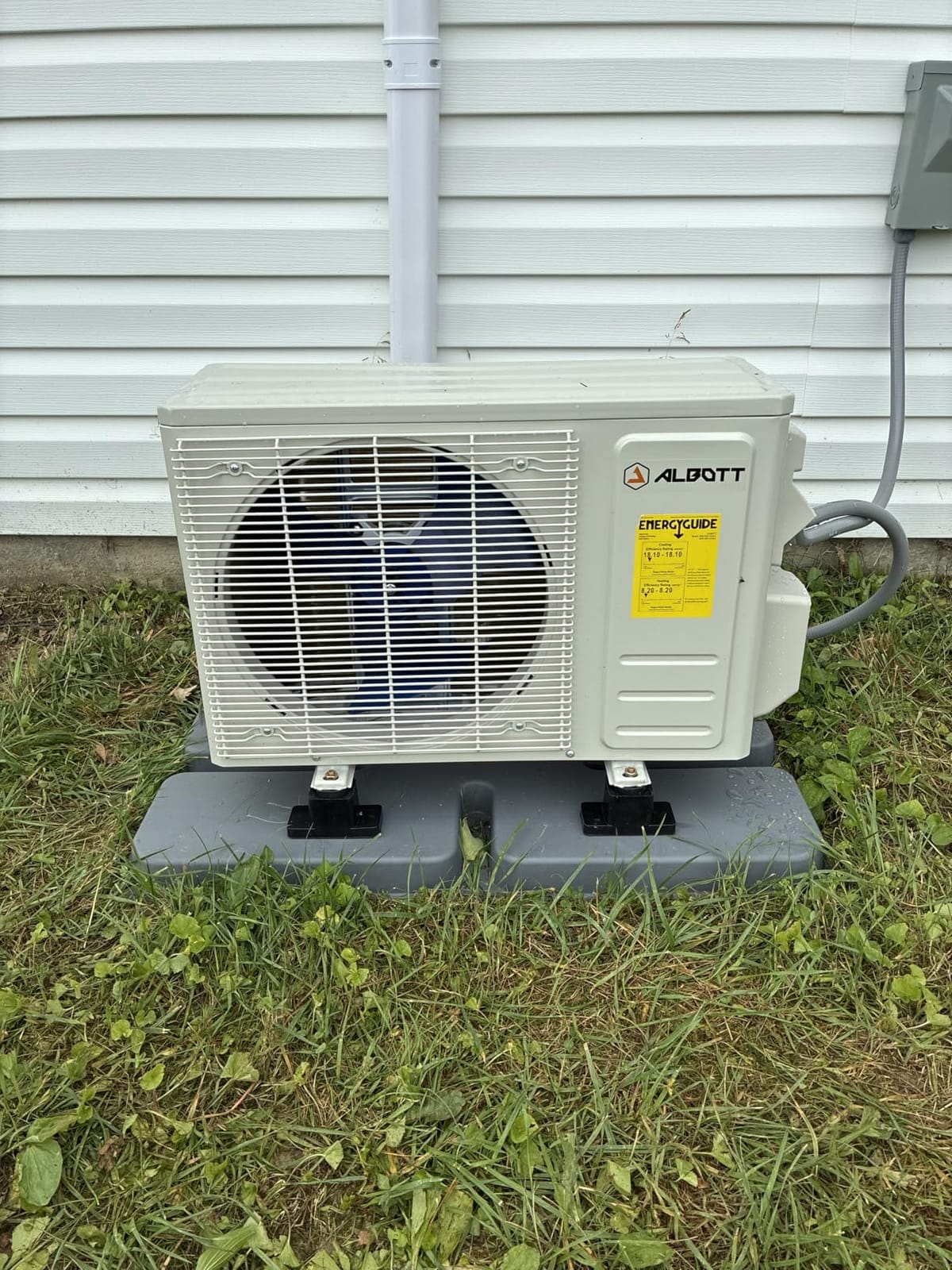 Albott 24,000 BTU Mini Split Air Conditioner and Heater, 18 SEER2 208-230V customer photo 2